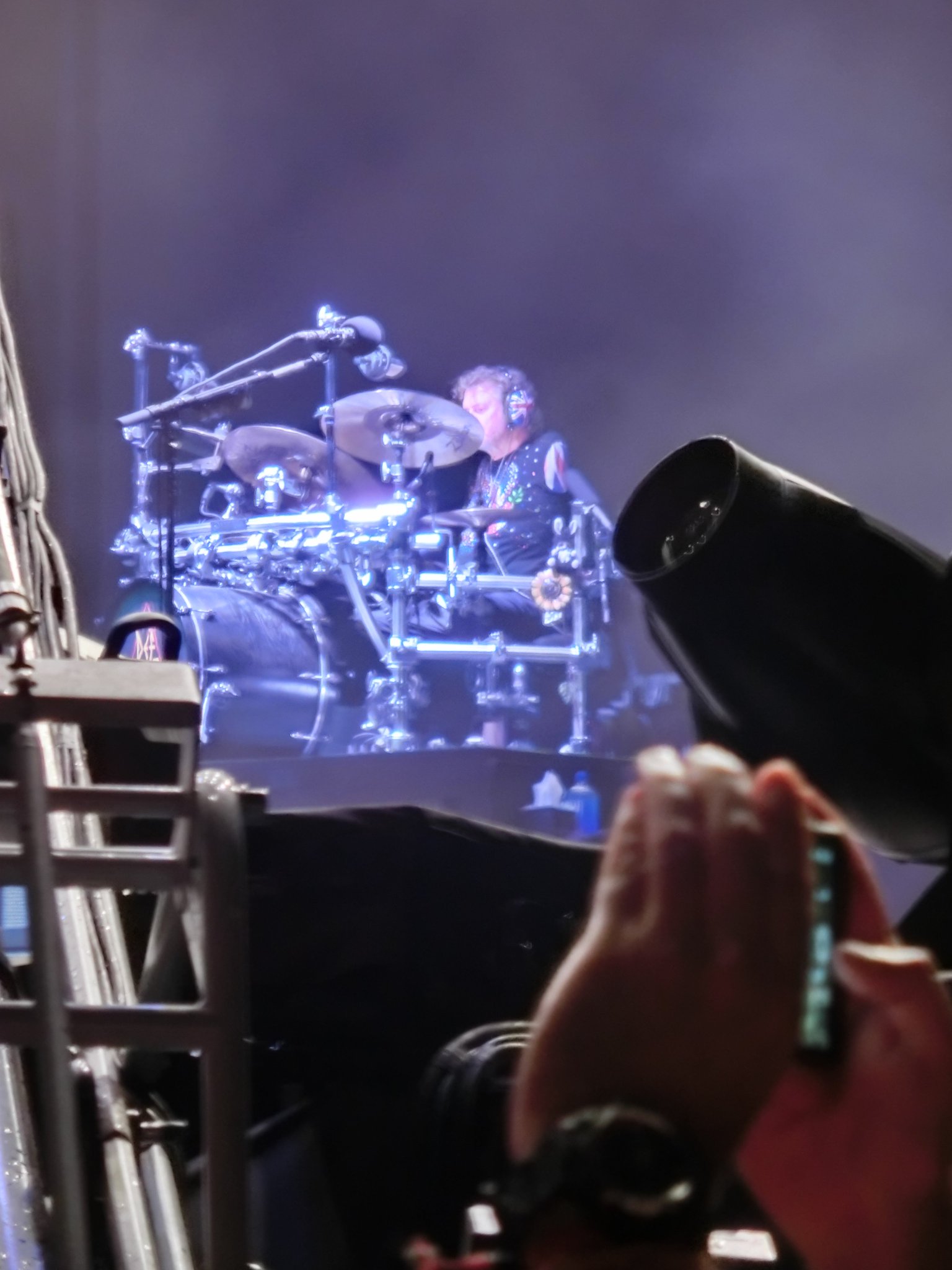 Happy birthday to Rick Allen!

Photo taken at Rock Fest Barcelona \19. 