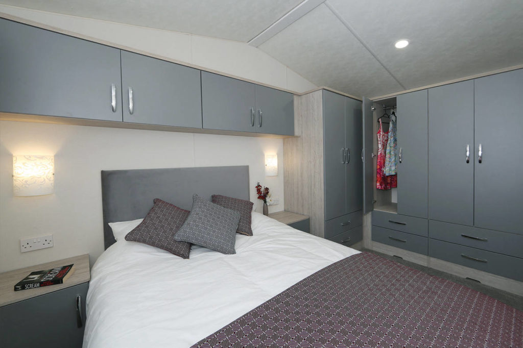 The Delta Langford 2022
The Langford is nothing less than a home from home, designed to give you the feeling of space with a modern feel. The Langford has many great features as standard including a full size bath with a shower above.