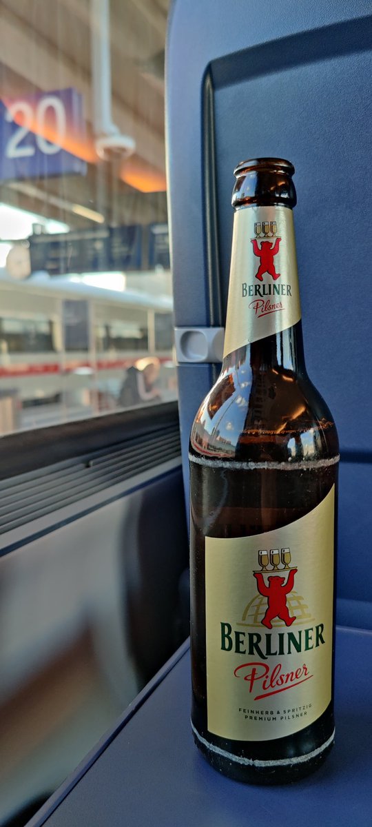 schoti75's tweet photo. Grüße an alle Dortmunder in meiner TL 🙋🏻♂️! Erst mal ein Bier.
#ic2011 https://t.co/LgPC2QLGlI