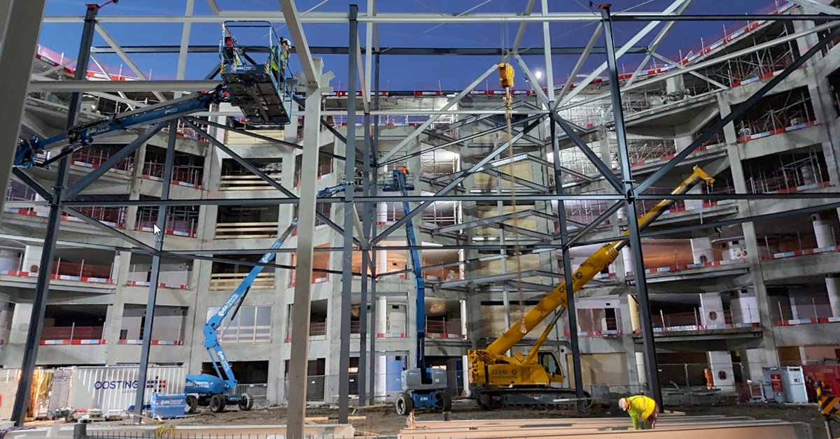 📸 Collé, ook uw partner voor moeilijk bereikbare plekken! 💙

#huurblauw #hoogwerker #kniktelescoophoogwerker