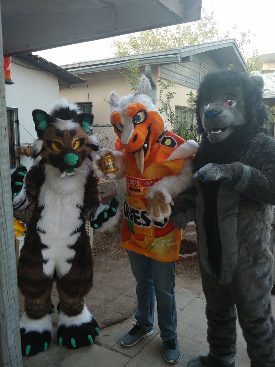 EplcFurgroup's tweet photo. We welcome all local furs to join us next year for our 2022 Halloween party, fun contest prizes and many many games!
#halloween2021 #eplcfurgroup #EPLC #ElPaso #lascruces #furries #fursuitHalloween https://t.co/gfGQThqyol