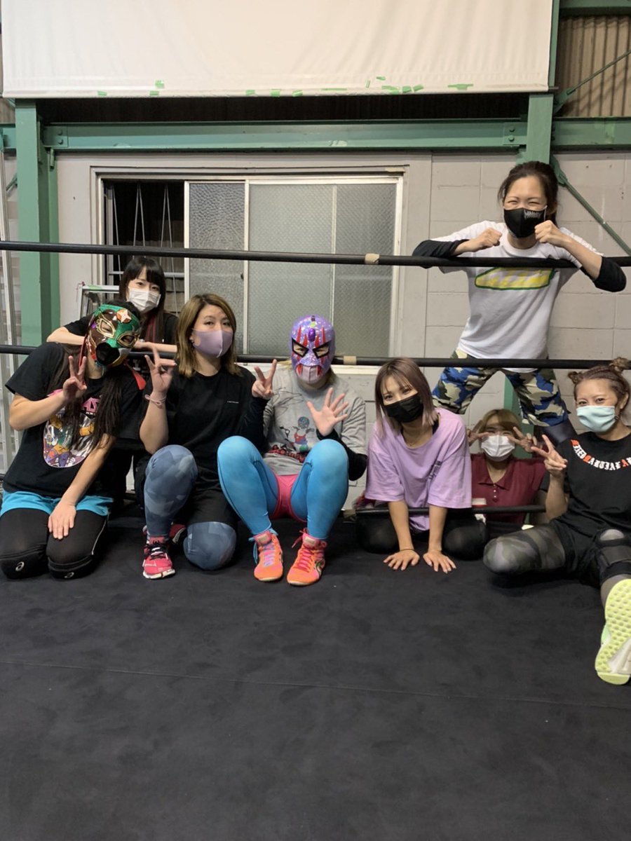 773summer's tweet photo. １ヶ月経ってやっと人見知りとれてきた！
よくクールやと思われるねんけど
ガチガチに人見知りなだけやねんな。
本日もお疲れ様でした

#2p5女子 https://t.co/o86raZrwgq