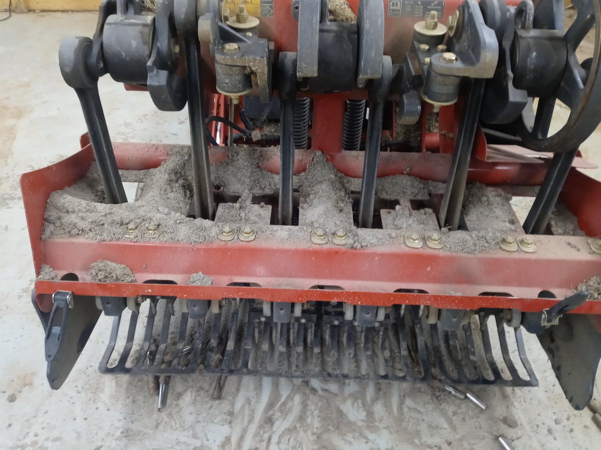 Groundskeepers...... ' I need new stuff this doesn't work that doesn't work I need new I need new.' also groundskeepers who leave like equipment like this!