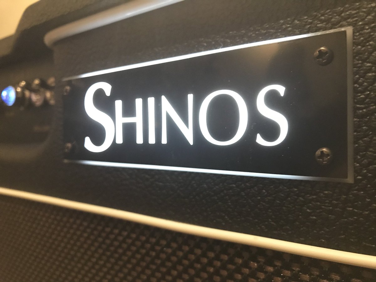 yamada_tasuku's tweet photo. ③SHINOS Luck 6V
アンプビルダーでツアークルー(モッズ等)の篠原勝氏のアンプブランドSHINOSのフラッグシップモデル。バイアスメーターが本体に付いていて自分でパワー管交換ができる(しないけどw)完全現場用。
ストーリーを感じるアンプ。
極上の音とはコレですな。
#SHINOS
#機材紹介
#Luck6v https://t.co/o3irWpaJhG