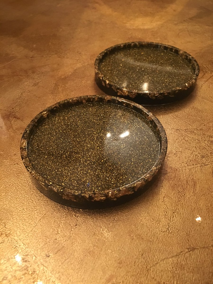 Kişiye özel hazırladığımız epoksi bardak altlıkları 😍