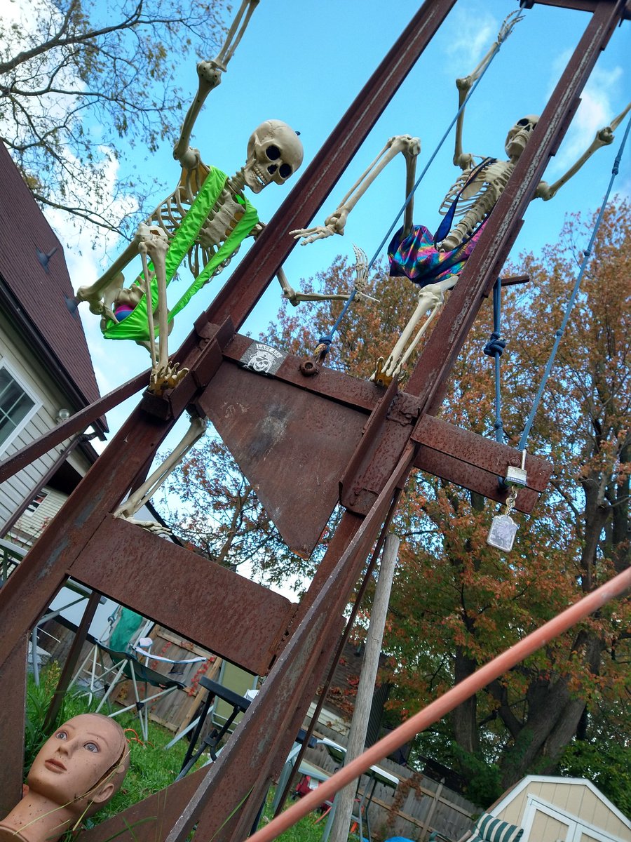 Maxwell Edison tweet media