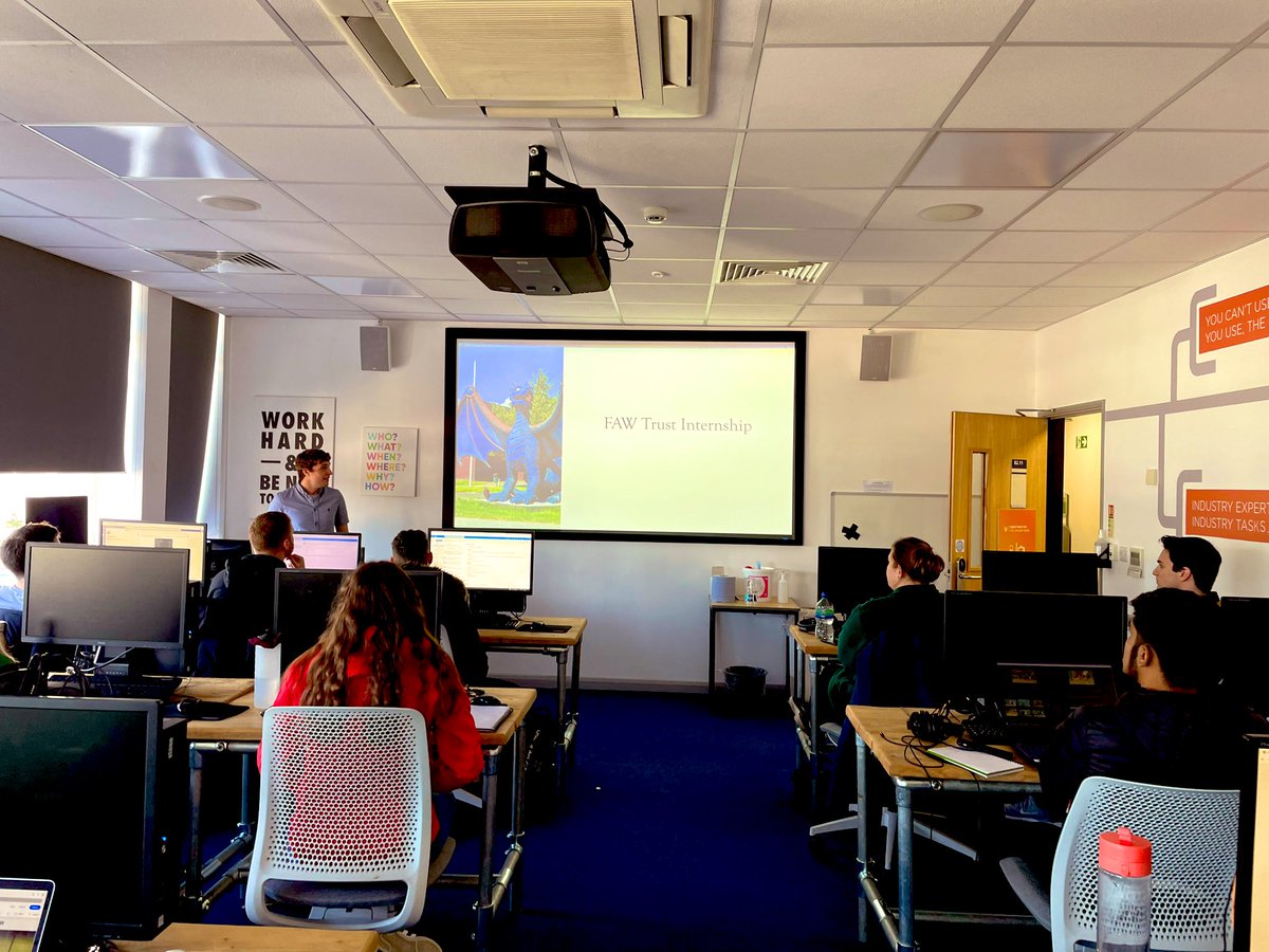 MetBroadcast's tweet photo. For his placement last year our student @_EthanHarris1 did a paid internship w/ the @FAWTrust. In the summer he got a full time job with them. 

Today Ethan was back speaking to the new #SportBroadcast cohort about another amazing paid internship opportunity with the Trust. https://t.co/DG6P2sYXTK