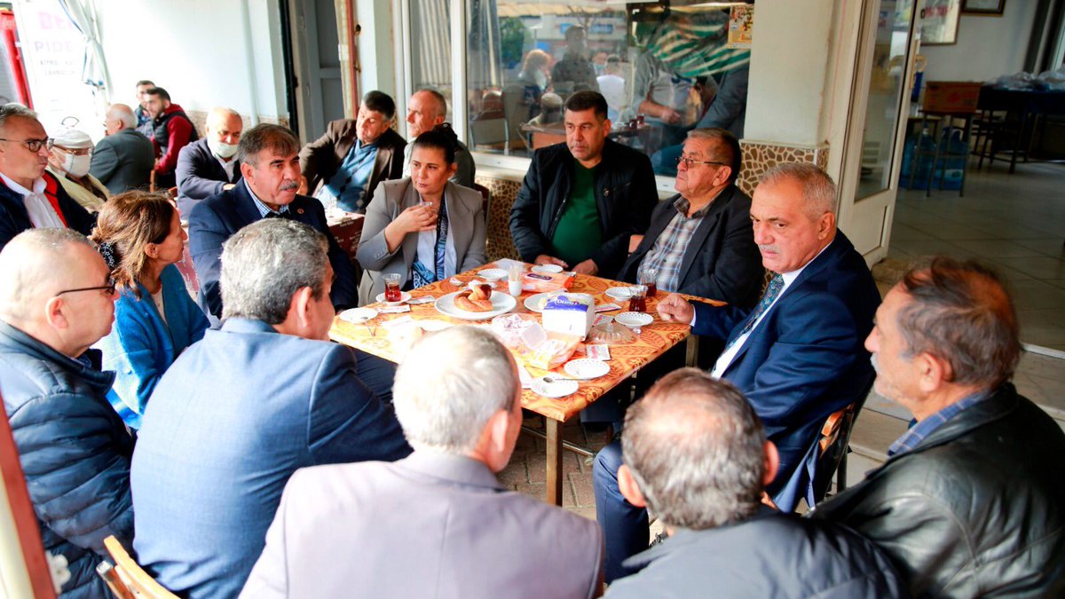 OZLEM_CERCIOGLU's tweet photo. Bugün Sultanhisar Belediye Başkanımız Sn. Osman Yıldırımkaya ile birlikte Atça Pazarı’nı ziyaret ettik.

Pazarcı esnafımız ve vatandaşlarımızla dertleştik. https://t.co/jf7Qypfpah