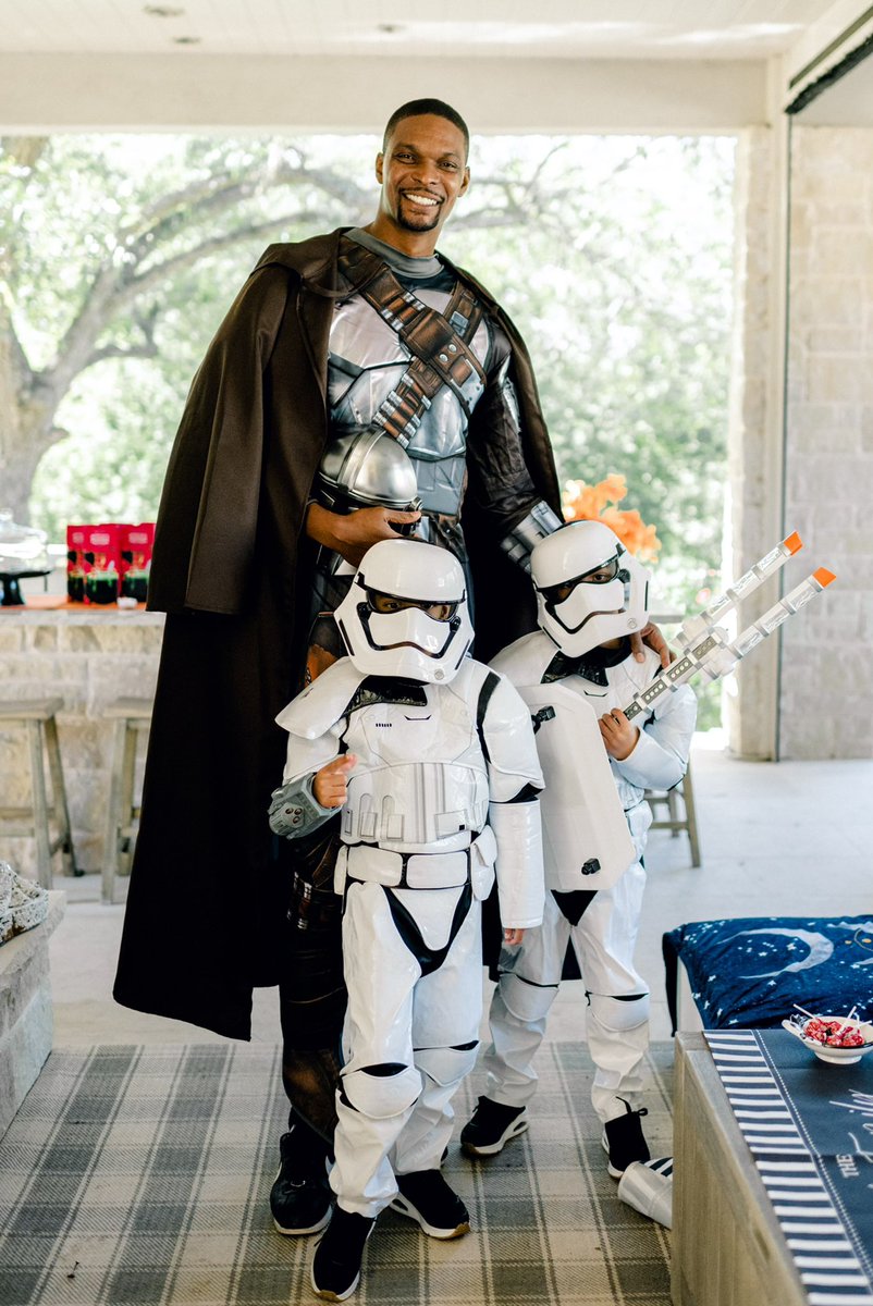 chrisbosh's tweet photo. Halloween 2021! Nothing better than sharing moments like these with the family. https://t.co/UHWUK5wzcR