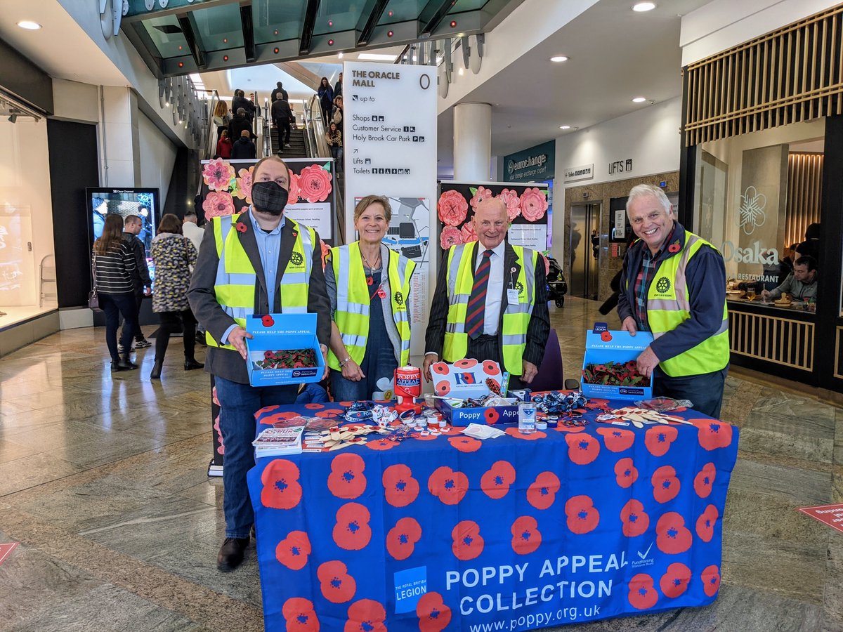 Can you imagine a lovelier bunch? I can't! The Reading Rotary Club assisted the @PoppyLegion with the Poppy Appeal Collection this weekend, as did the charming @ReadingAbbeyRC. We'll also be there next weekend, so drop by to show your support. #poppyappeal2021 #PoppyAppeal