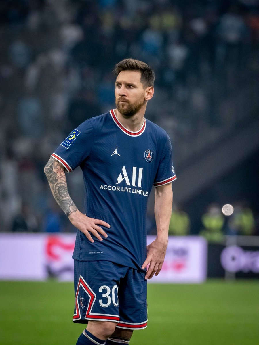 lnstantFoot's tweet photo. Messi sur la Ligue 1 : « Il s'agit d'une ligue plus physique, où les matchs sont souvent divisés, où il y a beaucoup d'allers-retours, où les joueurs sont forts et rapides. (...) La plus grande différence (avec la Liga) se situe au niveau physique. »

(🎙 Sport) https://t.co/WnkXI4mu2P