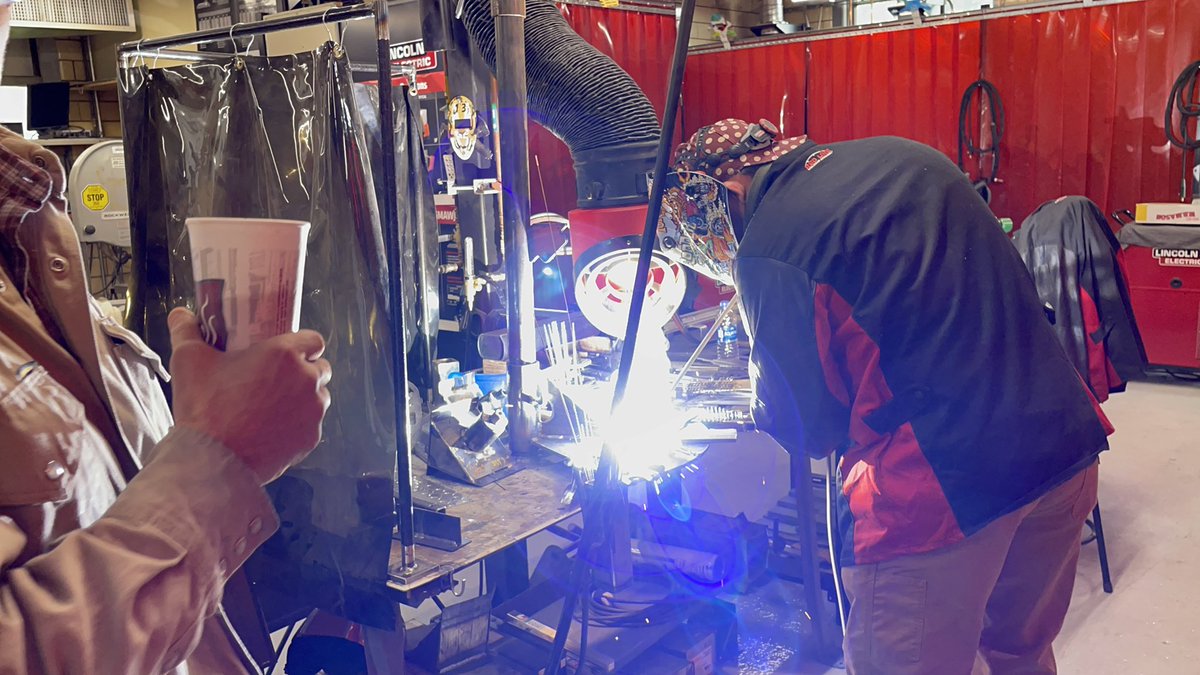 zzsmiller's tweet photo. These two #Legends killing the game today! #ScottBlank #ChadMiller #Welding #CareerEducation @LincolnElectric https://t.co/YxN86vLFpg