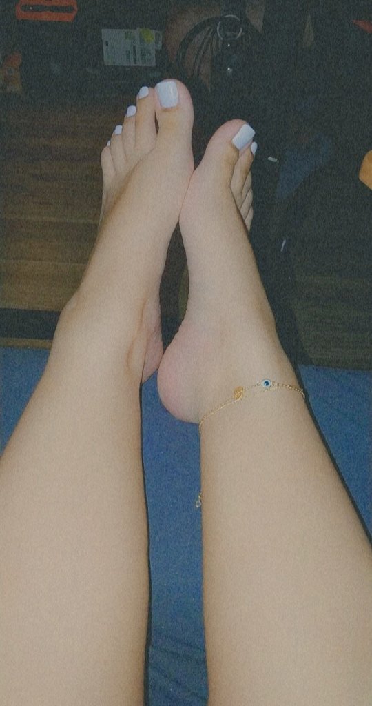 Jesslutty's tweet photo. #NoNutNovember just started so I'd thought I share a free foot pic for you losers 😘 worship me and send! 

💖 Findom Feet Soles Foot Fetish 💖 

@rt_feet @FootParadiseRT @rt_promo2k @rt_find @Afrenchpuppy @promoslave @rtfindom @RTFindomPromo @RTslaveFemdom @slavekane @FindomRT8 https://t.co/9eXlCmFbzV