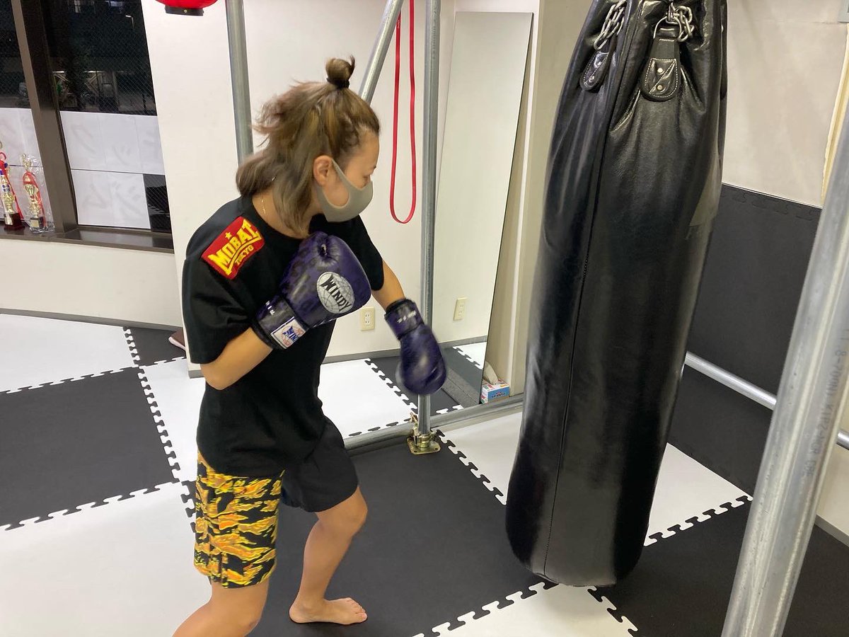gres8milegym's tweet photo. ゆうりちゃん、昨日試合だったのに『全然ケガしてないし、悔しいから練習する❗️』って言ってサンドバッグ叩きまくってるんですけど、この人は人造人間でしょうか😨☝️🌀
#k1 #Krush #Krush130 #人造人間
無料体験受付中
無料体験についてはホームページをご覧ください▼
https://t.co/1YTD7SfRHV https://t.co/CMXMuvRzxT