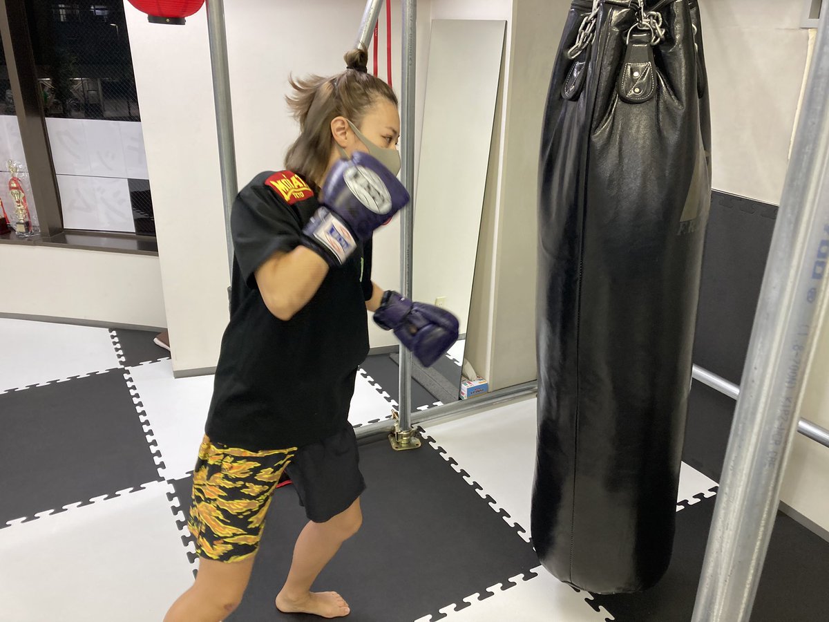gres8milegym's tweet photo. ゆうりちゃん、昨日試合だったのに『全然ケガしてないし、悔しいから練習する❗️』って言ってサンドバッグ叩きまくってるんですけど、この人は人造人間でしょうか😨☝️🌀
#k1 #Krush #Krush130 #人造人間
無料体験受付中
無料体験についてはホームページをご覧ください▼
https://t.co/1YTD7SfRHV https://t.co/CMXMuvRzxT
