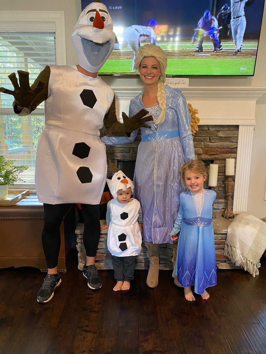 InfocenterIO's tweet image. Happy Halloween to all! Here are some of our Infocenter team favorites. 🎃 #halloween #servicenow #infocenterio #tech #boo #costume #team #halloweencostume #olaf #frozen #pumpkin