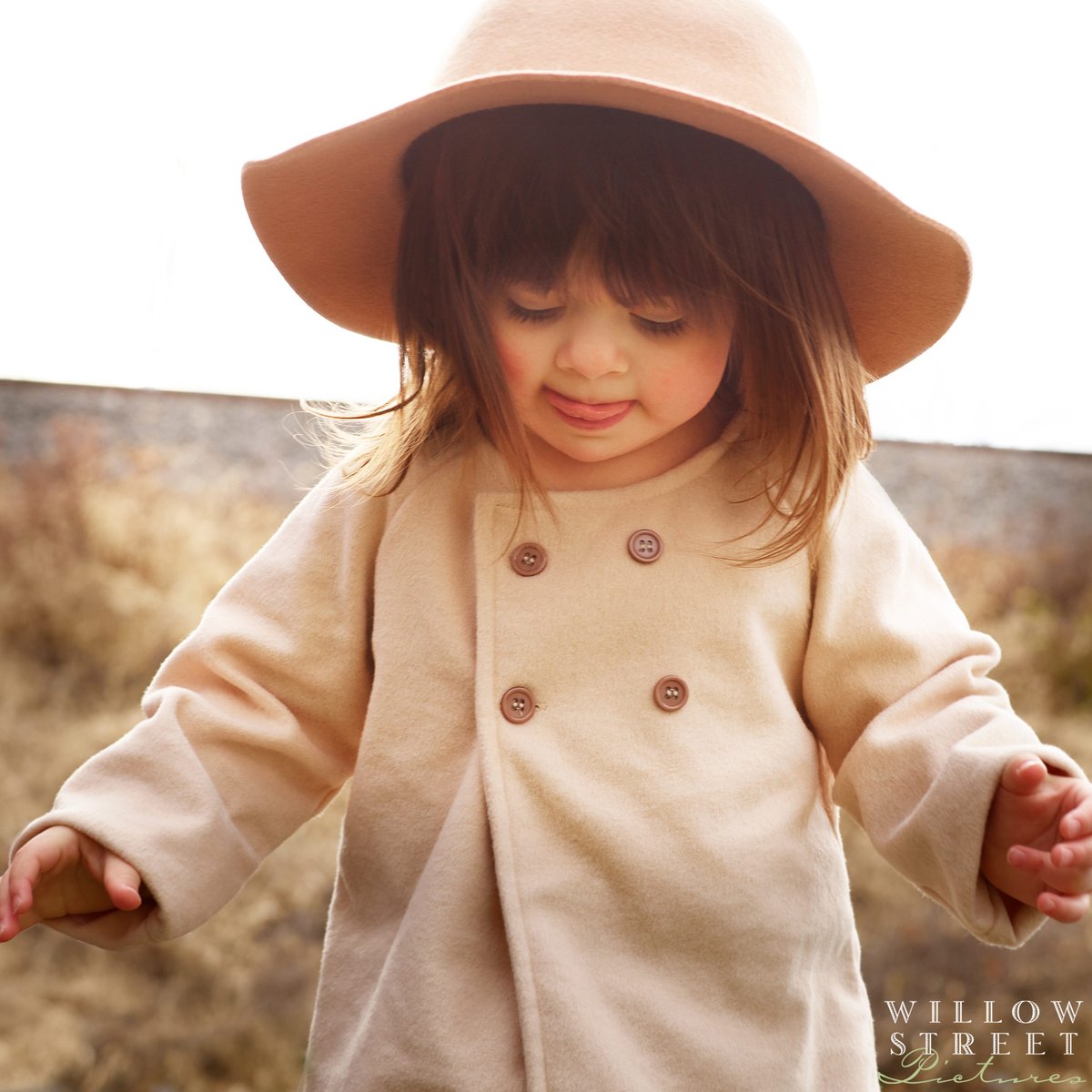 WillowStreetPic's tweet photo. Keep calm, stay warm out there ♨️
.
.
.
#fallweather #fallweathervibes #photography #fallphotography #willowstreetpictures https://t.co/jrDazLOQvU