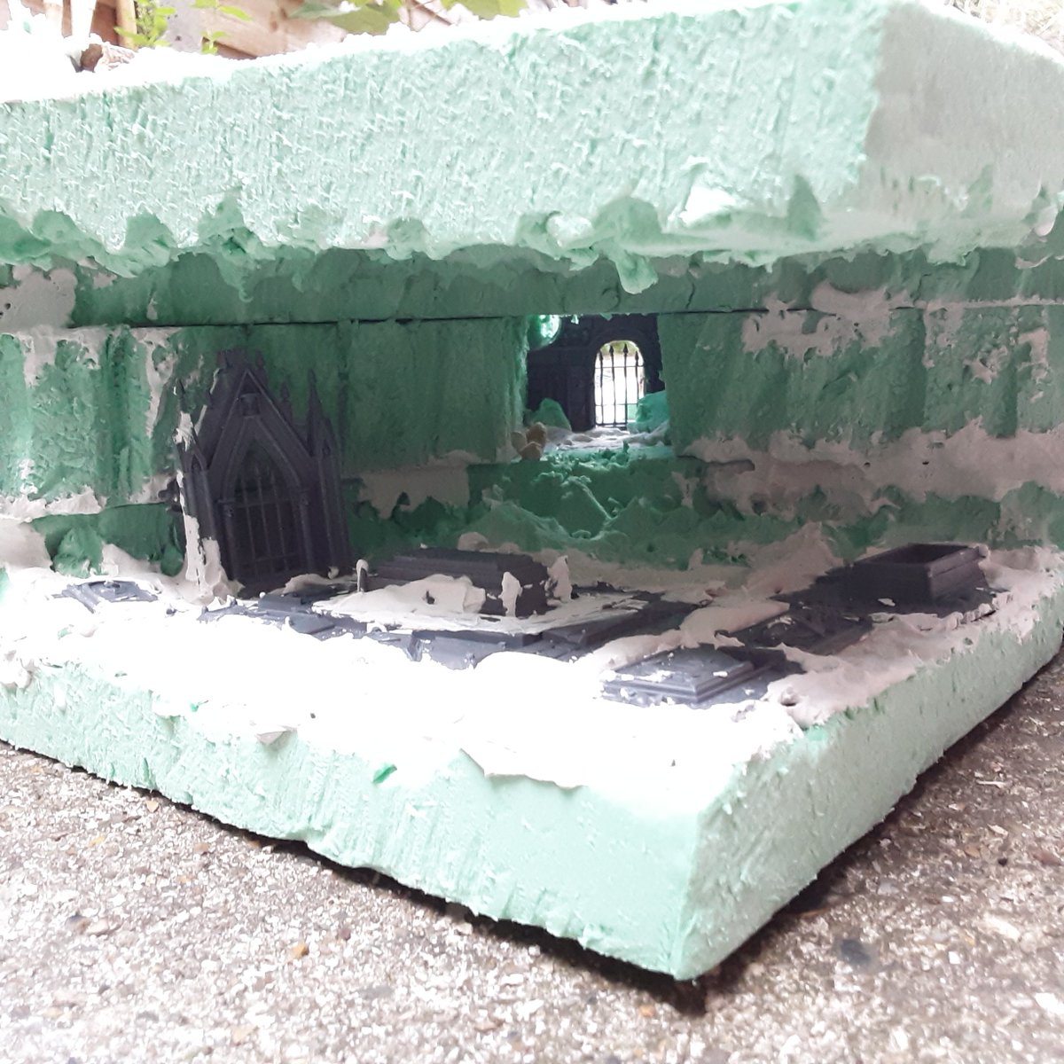 virulent28's tweet photo. Hey there! As I had to move away from London I'm trying to find a new house (and painter) for my warcry board (22x30"). Pick up by findesbury park N4, trading it for a couple of craftbeer :)

#warcry https://t.co/vYmwPcxhHG