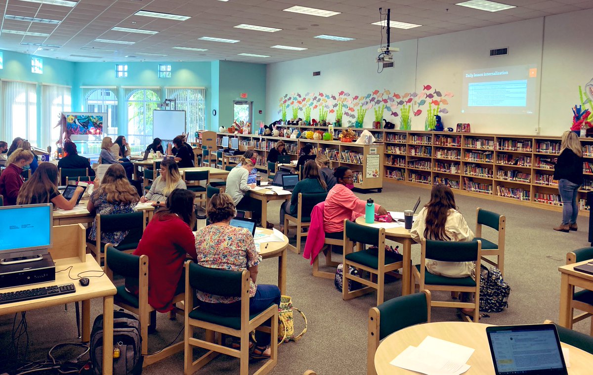 simpsoneduc's tweet photo. Teachers rocking @Amplify training here at @TCEpirates today! #SDIRCPDDay https://t.co/PuIrWM3iff