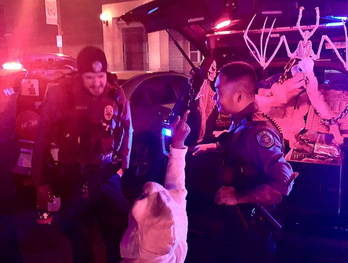 CheverlyPolice's tweet photo. What a tremendous spooky weekend!!! We would like to thank everyone for coming out, having a good time, and above all, staying safe. Can’t wait for next year, we are here to serve you Cheverly. https://t.co/TuoLKSNkgH
