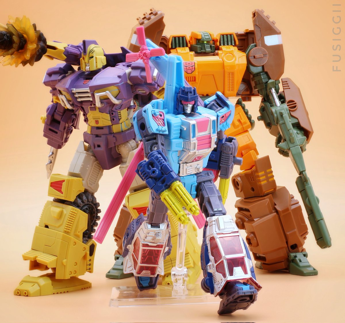 fusiggi's tweet photo. Rotorstorm (Earthrise), Impactor (MMC Spartan) and Roadbuster (MMC Dicamus)! #transformers #toyphotography #mastermindcreations #hasbrotoys #takaratomytoys #idwtransformers #autobots #transformersselects https://t.co/exeFWvTabq