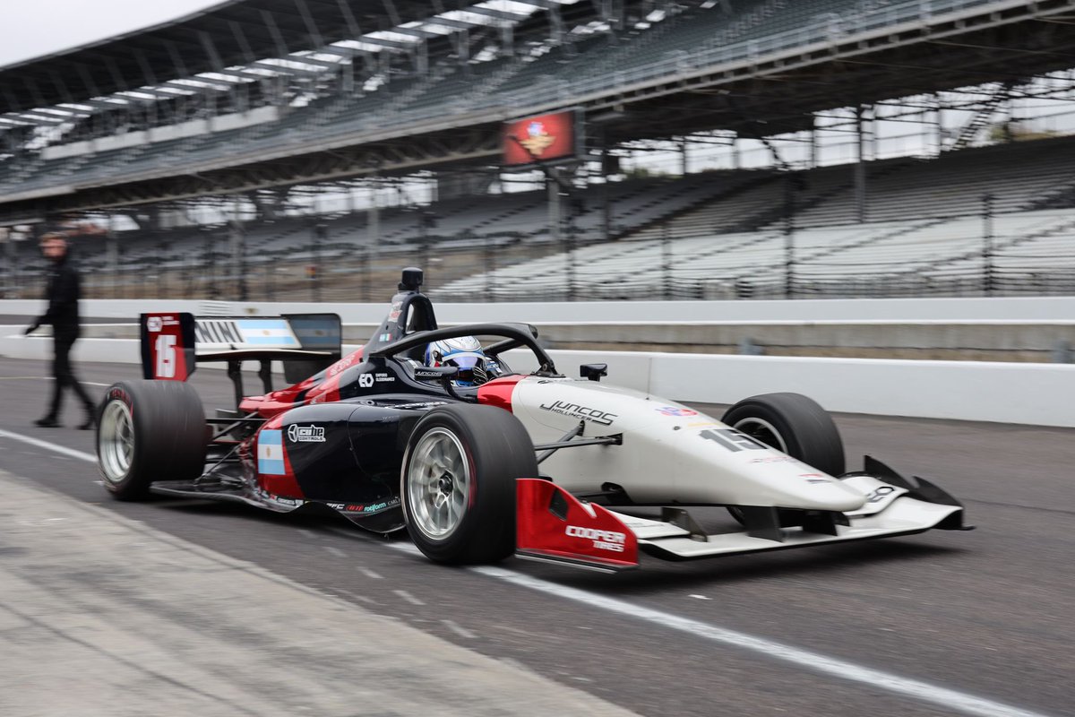 nannini_matteo's tweet photo. 🇬🇧 First positive test at @IMS. I managed to adapt to the car quickly and set very competitive lap times on the wet as well. Ending three sessions in P2 is definitely a good start. I want to thank the team once again for the amazing opportunity!

#RoadToIndy #IndyLights https://t.co/DAZKH0MZwZ