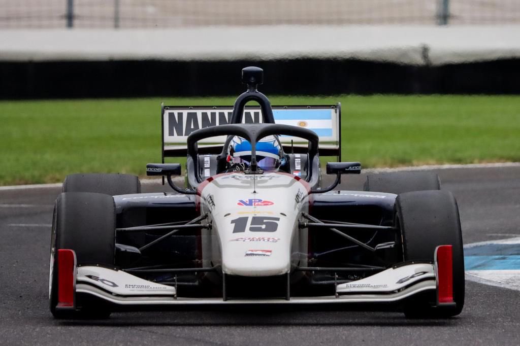 nannini_matteo's tweet photo. 🇬🇧 First positive test at @IMS. I managed to adapt to the car quickly and set very competitive lap times on the wet as well. Ending three sessions in P2 is definitely a good start. I want to thank the team once again for the amazing opportunity!

#RoadToIndy #IndyLights https://t.co/DAZKH0MZwZ