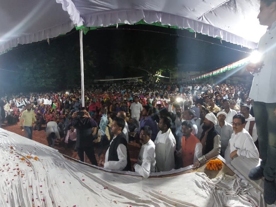 tanujpuniaINC's tweet photo. रायबरेली ज़िले के महाराज गंज ब्लॉक में कांग्रेस पार्टी की प्रतिज्ञा यात्रा का कार्यक्रम हुआ। मौजूदा सरकार से हताश वहां आए हुए सभी लोगों को कांग्रेस की प्रतिज्ञाओं से अवगत करा कर उन्हें पूर्ण करने में कांग्रेस पार्टी का साथ निभाने की अपील की गई।

#JoinCongressSaveIndia https://t.co/P3VimCkOD9