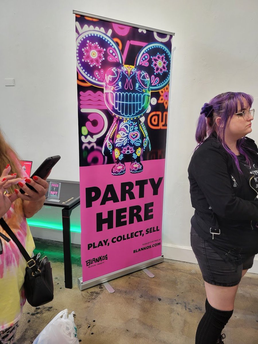 ThePharticusMax's tweet photo. @PlayBlankos had an IRL event too this weekend, in Miami. @deadmau5 was there in person doing meet &amp; greet while Blankos #NFTs were given to fans of the game. #PlayToEarn #NFTGiveaway #NYCNFT #cryptocurrency https://t.co/xm1wGANS9O