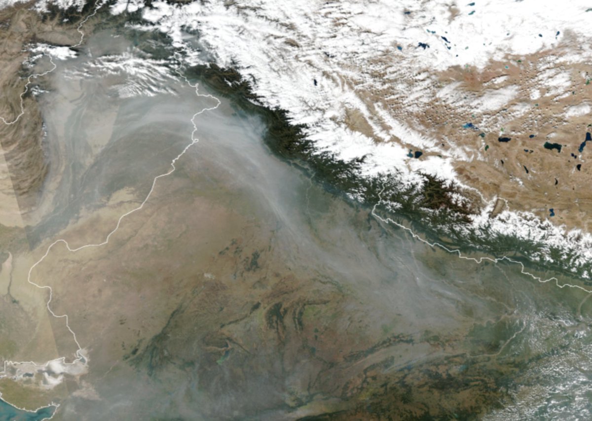pawanpgupta's tweet photo. #UPDATE - today's #VIIRS image with the extended river of #smoke #smog across #IGP #JStarMapper @NOAASatellites @AerosolWatch @NASAEarth https://t.co/FCgajygal7