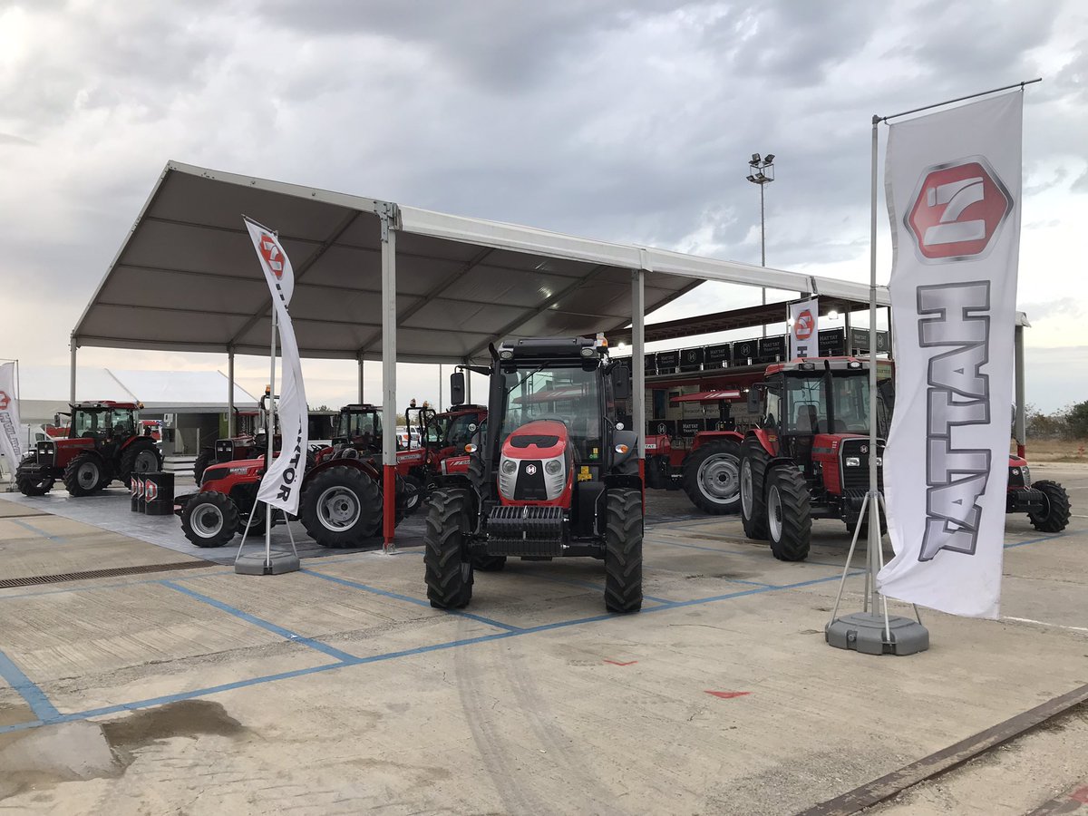 HattatTraktor's tweet photo. Adana Tarım Fuarı için son hazırlıklarımızı tamamladık, 2-6 Kasım tarihleri arasında siz değerli çiftçilerimizi standımıza bekliyoruz.
.
#adanatarımfuarı #hattattraktör #hattattractor #hattat https://t.co/5eI5MLsNYK