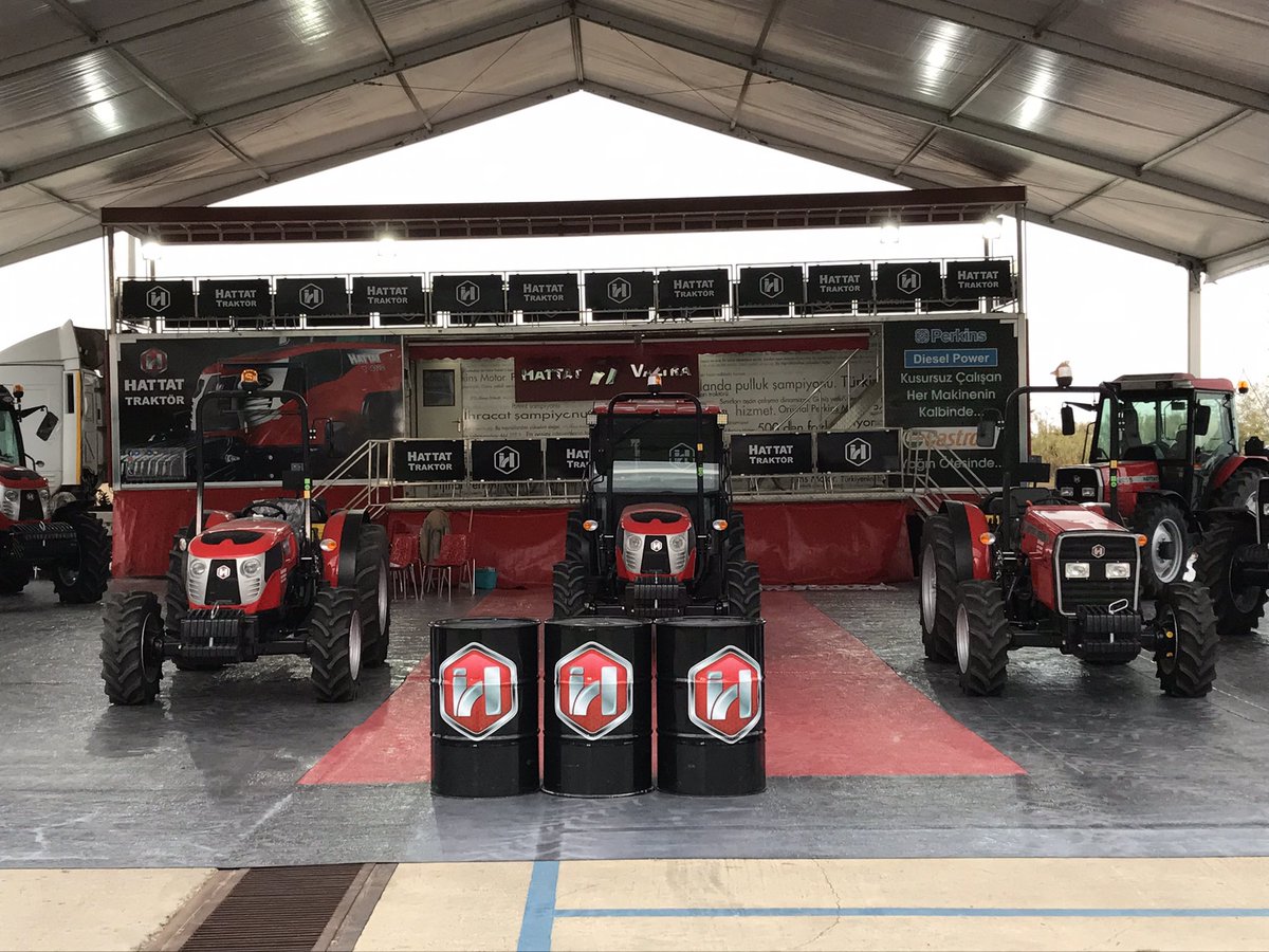HattatTraktor's tweet photo. Adana Tarım Fuarı için son hazırlıklarımızı tamamladık, 2-6 Kasım tarihleri arasında siz değerli çiftçilerimizi standımıza bekliyoruz.
.
#adanatarımfuarı #hattattraktör #hattattractor #hattat https://t.co/5eI5MLsNYK