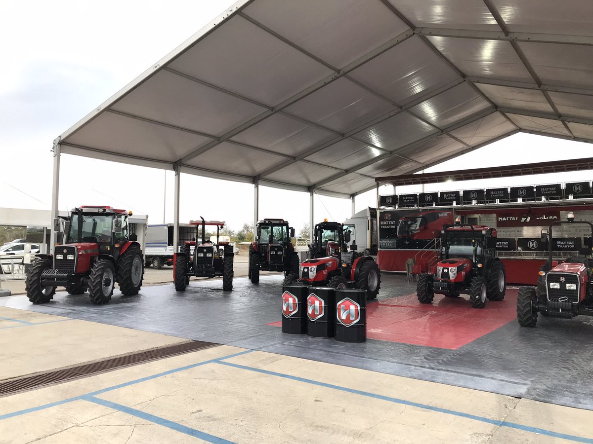 HattatTraktor's tweet photo. Adana Tarım Fuarı için son hazırlıklarımızı tamamladık, 2-6 Kasım tarihleri arasında siz değerli çiftçilerimizi standımıza bekliyoruz.
.
#adanatarımfuarı #hattattraktör #hattattractor #hattat https://t.co/5eI5MLsNYK