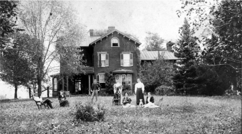 KR_History_Club's tweet photo. Vint Hill Manor House. c. 1880
Pictured here are members of the Low family.  Andrew Low began construction of an Italianate style manor house in 1860. This structure would undergo several renovations and expansions.  Today, we know it as The Inn at Vint Hill. https://t.co/u4cQ70x0KY
