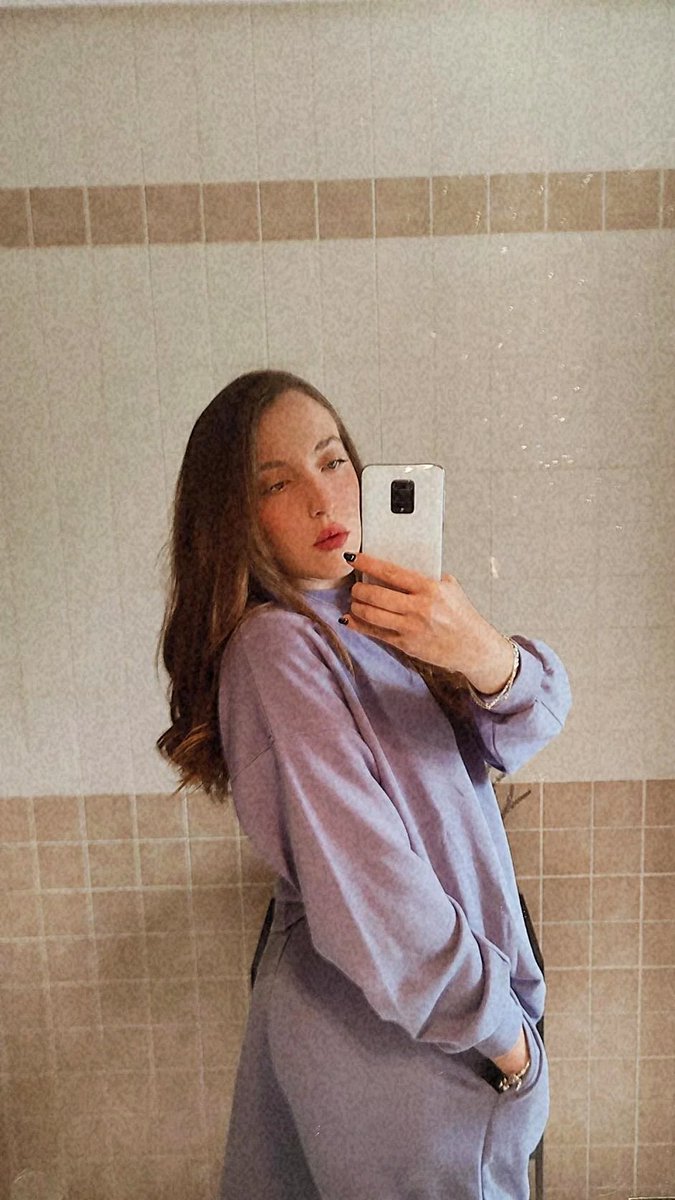 Patri_PortoG's tweet photo. Sólo me pasaba por aquí para fardar de outfit ✨💜 https://t.co/Zqo58Hnkl5