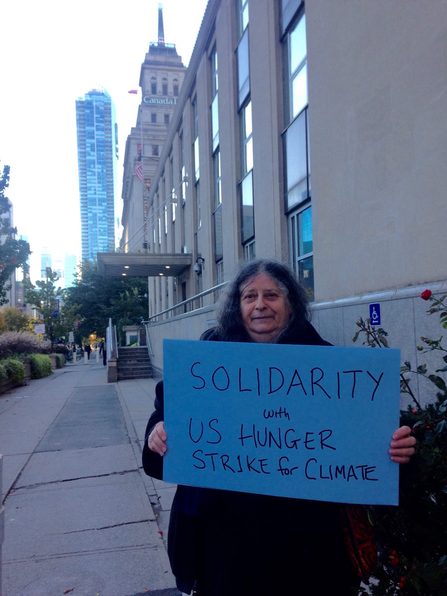 LynAdamson1's tweet photo. Fasting today in solidarity with US hunger strikers for climate justice in their 13th day ⁦@HungerStr1ke⁩ first full day of COP 26 it's a #ClimateEmergency Time to end fossil fuels. #ClimateFast #BOGA #humgestr1ke #FastforClimate ⁦@Below2C_⁩ ⁦@weareTCAN⁩ https://t.co/BewvFYvZXX