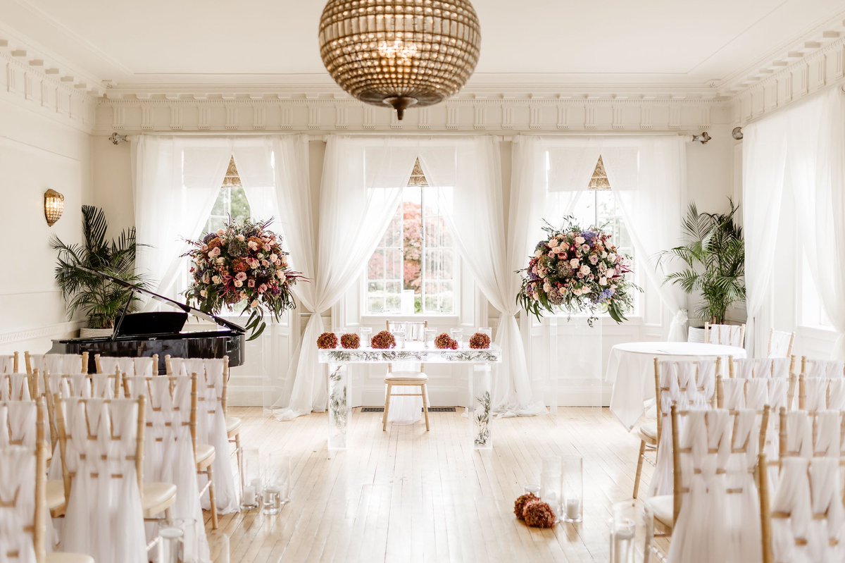 CharlotteApril3's tweet photo. Still not over our gorgeous wedding in September at the amazing @EavesHall_ 🥰 #mrstodd #eaveshall #clitheroe #northwestweddings https://t.co/cfR1ds7Bg0