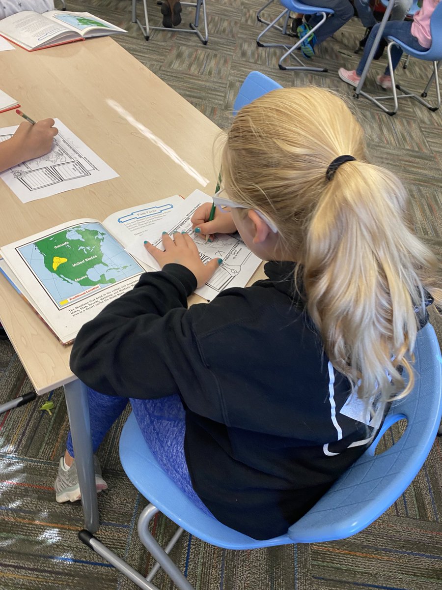 MWSmith5of6's tweet photo. Fourth grade began their research unit today by exploring books about various Native American groups. I’m excited to share some great books and stories that feature Native American culture.  #OneWorldManyStories #NationalNativeAmericanHeritageMonth https://t.co/7qV0zr5A6s