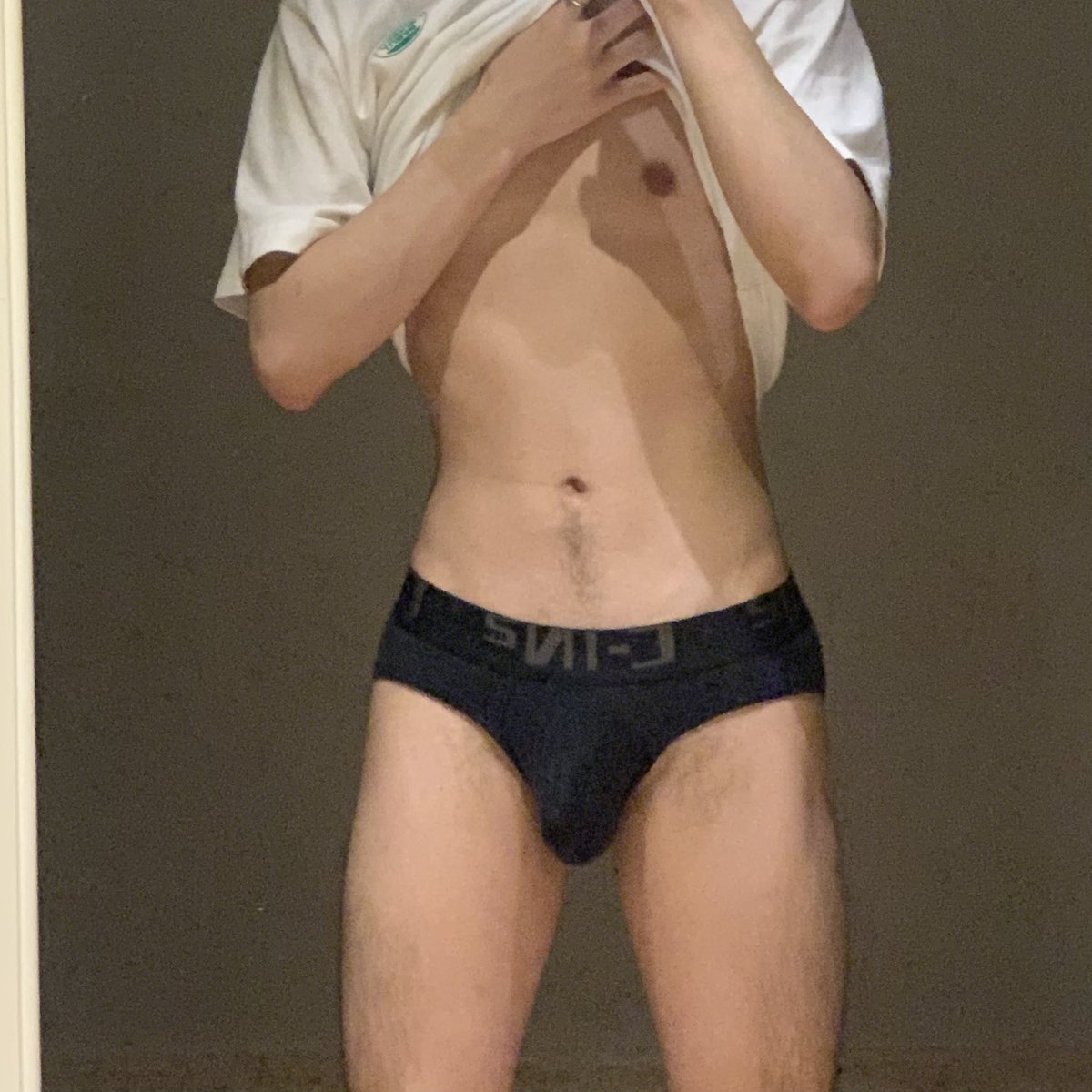 chichoneyboy's tweet photo. 也是太久没有碰过男的了… 啊… https://t.co/kTdxhlSzrn