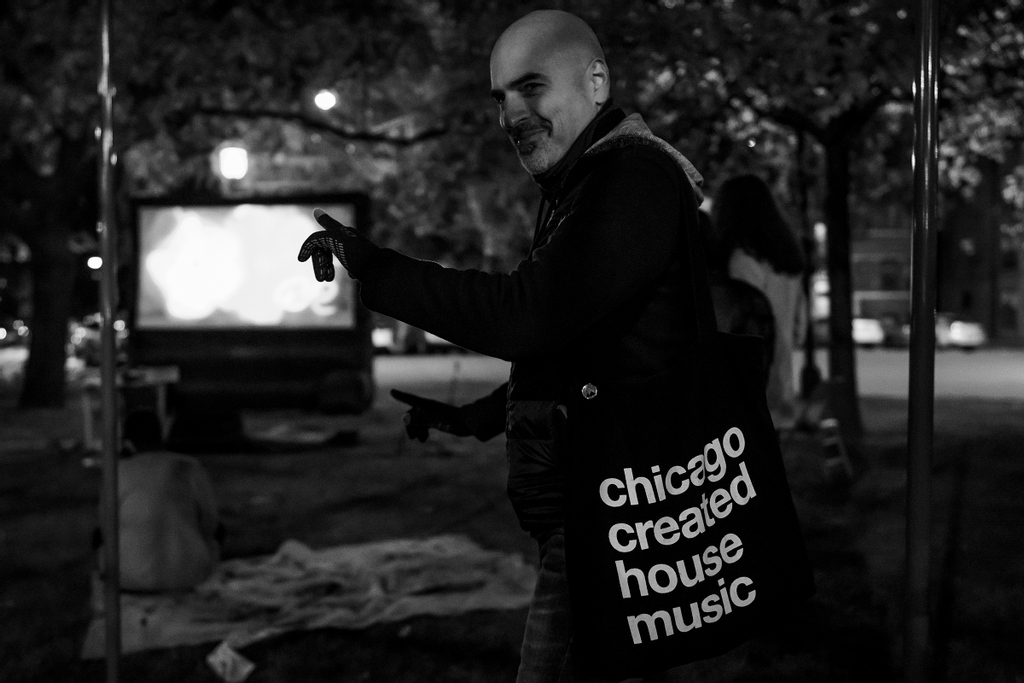 cuff_chicago's tweet photo. It’s almost time! 🎬 #CUFF28 starts this Friday. No worries if you can’t make it to our in-person showings. We’ve made the entire program virtual, too. Access our virtual catalog @ https://t.co/j3G2bUERpI. 💻🎫
📷: @colectivomultipolar https://t.co/RTODk5LpZZ