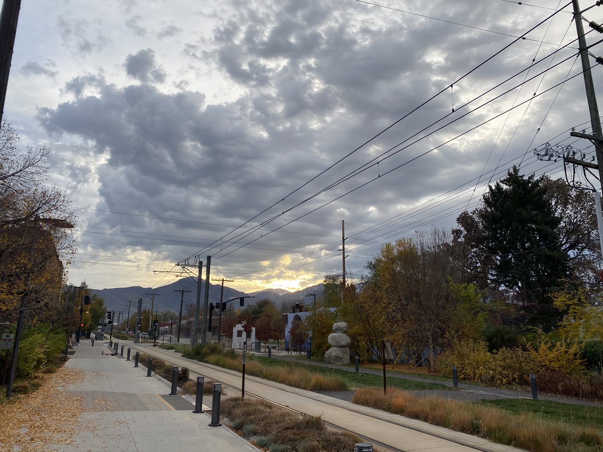 BennyRaskin's tweet photo. Good Lord, it’s a good looking morning. Last full day before they count the ballots. Going to enjoy the mouse circus. #utpol https://t.co/g85fQtdcJO