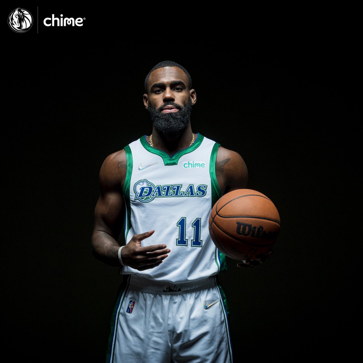 dallasmavs's tweet photo. This is 𝐃𝐀𝐋𝐋𝐀𝐒 • Our 21-22 City Edition fits are here. 

@chime | #MFFL https://t.co/YPxixhwHGx