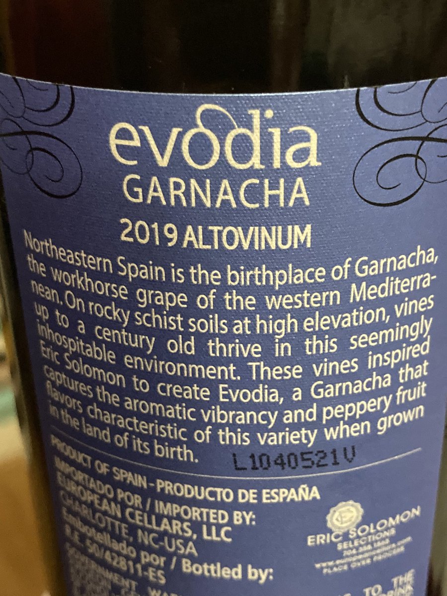 DoliverosDaniel's tweet photo. Cheap as death(around $13)& delicious w/ my carnitas tacos,19 #Evodia 100% old vine #Garnacha aged in tank,deep ruby,simple but very pleasant aromas of currant,cherry&dry herbs,decent concentration,round,savory,w/hints of cola&coffee,a tasty gulping #vino &definitely worth a look https://t.co/y6OCyT4y76