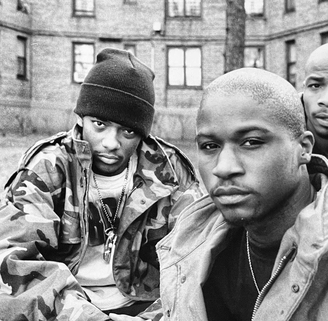 HHBITD's tweet photo. ‘I got you stuck off the realness, we be the infamous, you heard of us, official Queensbridge murderers’ 

#ripprodigy #havoc #mobbdeep #hiphop #90s #90shiphop 👊🏾👊🏾 https://t.co/Dj5SdqF5Rr