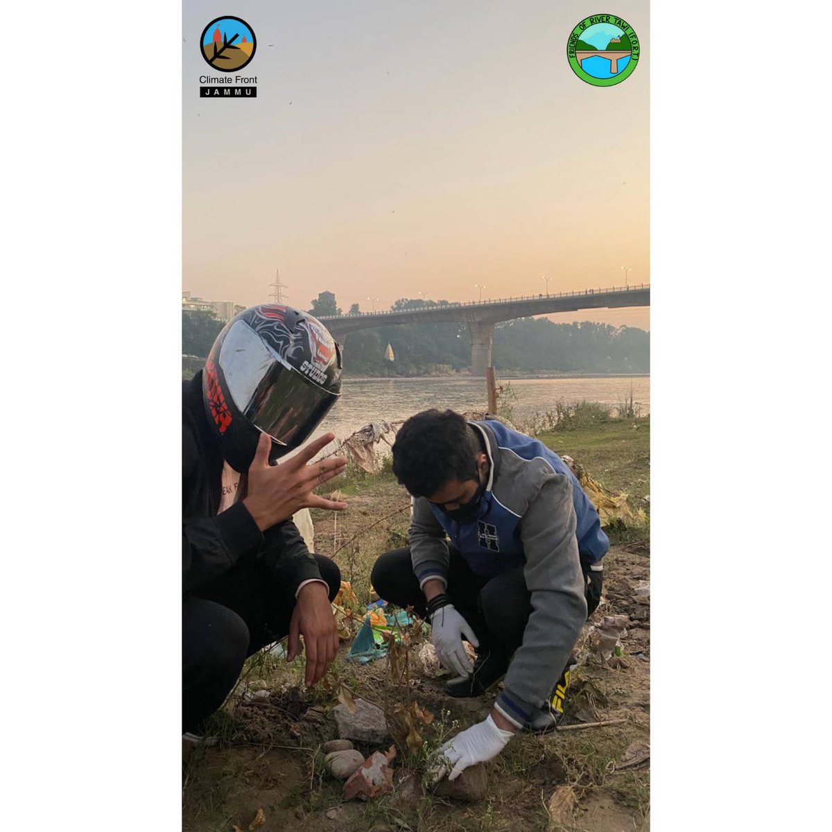 ClimateFrontJMU's tweet photo. CLEANUP DRIVE RIVER TAWI | WEEK 40
.
.
.
#ClimateFrontJammu #FriendsofRiverTawi #CleanUp #SaveTawi #Jammu https://t.co/trYKSkTYyt