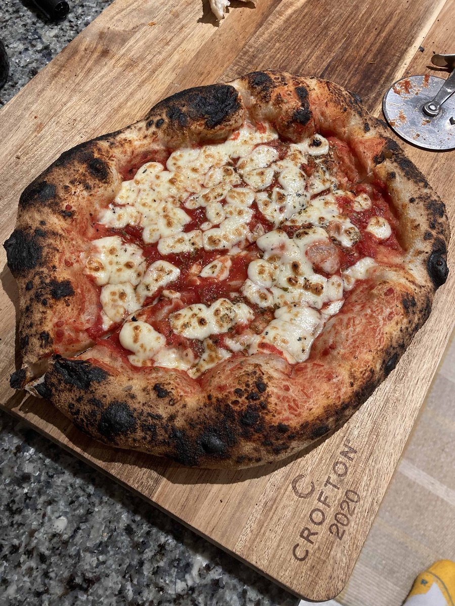 CrustsBurnt's tweet photo. Well the BIGA was a huge success - might be the best crust we've had this year!  Recipe to follow later in the week... #pizza #dough #BIGA https://t.co/IxFSg7cZhe