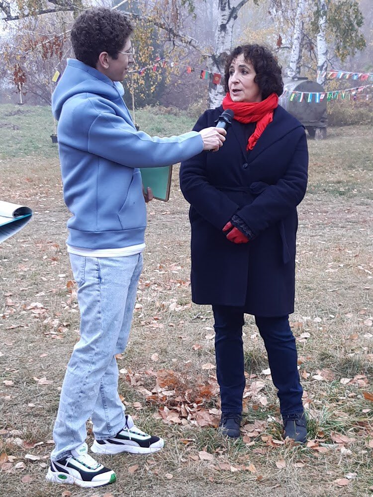 MelSimmonsFCDO's tweet photo. A good day to post pics of planting a tree in #Kyiv Botanical Gardens. One of millions that were planted at the weekend worldwide #COP26 #greeningtheplanet https://t.co/KahPQ9ahYj
