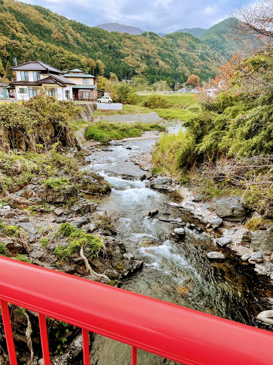 辰野駅→信濃川島駅まで一駅お散歩
国道をそれて静かなわき道をうろうろしたり
川島駅の駅ノートにせつなさんとはるかを描いてみたりのんびりできて楽しかった🌾 