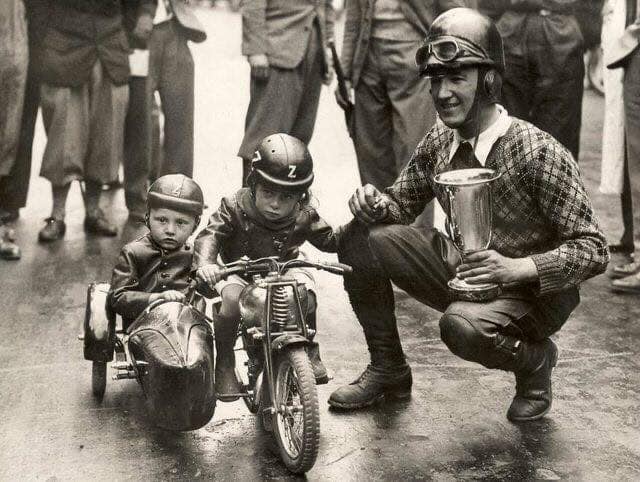 popsyosh34's tweet photo. #PushyDad #sidecars 

@matoxley https://t.co/6OcCJRiQFW
