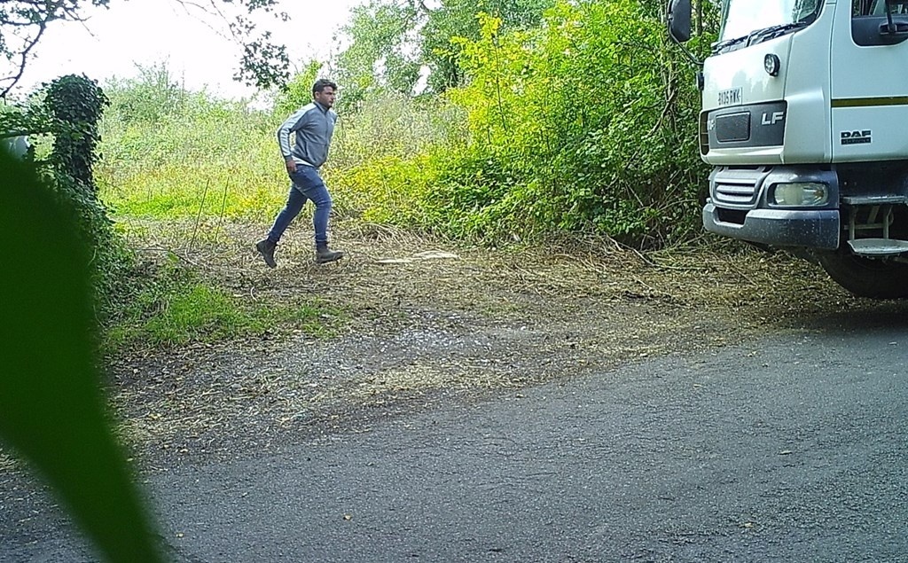 tvprp's tweet photo. Do you know this man? We believe he may have information regarding a serious injury RTC on the A420 near Faringdon on 15/10/2021. You can contact us on 101 or by making a report online, quoting reference 43210413854. #tvprp https://t.co/Itg2OHdC62